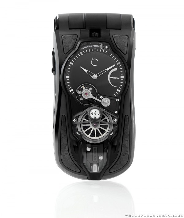 脫穎而出的外形，圓滑優雅的的流線形條由一級方程式給予靈感，高級製錶技術精緻的完工，OptiC GMT Furtif會在2012年12月問世，限量28部。售價：92,000瑞士法郎。