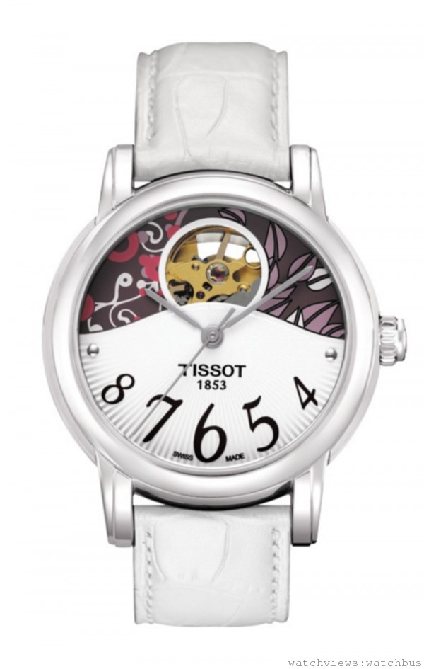 TISSOT Lady Heart開心系列自動女裝腕錶，瑞士ETA 2824-2自動機芯，藍寶石水晶鏡面，316L精鋼錶殼，鱷魚壓紋皮革錶帶搭載摺疊式錶扣，防水深度30米，建議售價NT$ 21,800。