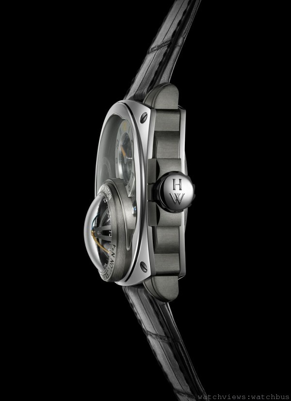 海瑞溫斯頓Harry Winston Histoire de Tourbillon史詩陀飛輪4號腕錶 配備18K白金材質拋光處理 經DLC 鍍層的鋯合金材質(Zalium™) 錶殼、底座、護橋、表耳及陀飛輪邊框。