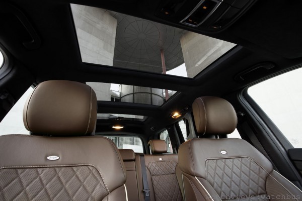 The new GL身擁全尺寸頂級休旅位階，車艙盡顯闊綽空間享受，全尺寸三排七人座格局規劃，提供猶如頭等艙般的寬敞自在乘駕空間。
