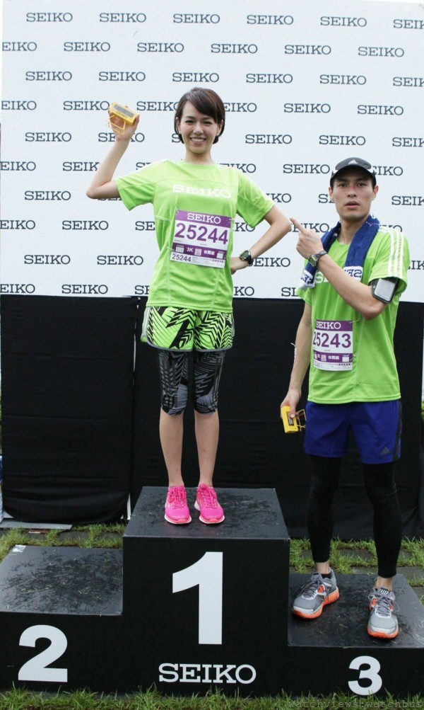 【SEIKO城市路跑賽】首次參加3公里休閒組喬喬幻想得第一，祐祐(楊祐寧)在旁表情流露不可置信。