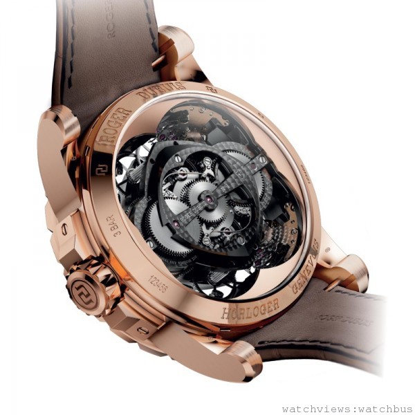 Excalibur Quatuor四擒縱腕錶透明底蓋讓錶迷一窺Roger Dubuis獨步全球的RD101機芯之美