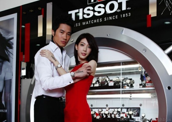宋米秦，劉韋成浪漫演繹天梭聖誕對錶-TISSOT Luxury典藏80瑞士官方天文台認證自動男裝女裝腕錶。
