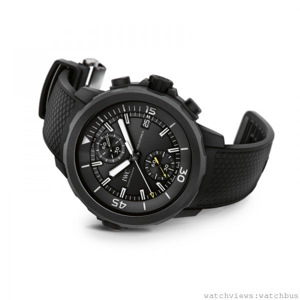 海洋時計計時腕錶「加拉帕戈斯群島」特別版（型號IW379502）表達出IWC萬國錶致力於挽救這個日益受到威脅的群島的承諾。