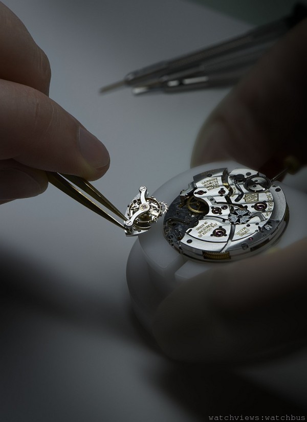 亨利慕時每枚腕錶均為純手工製作和加工，也因此珍罕稀世。