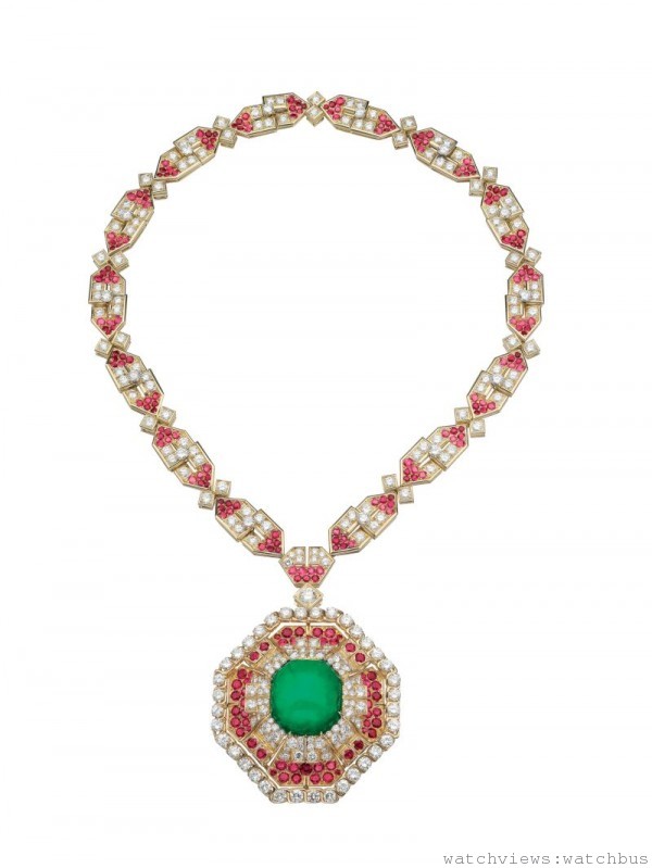 (1970 年代 創意設計)黃金項鍊，鑲嵌哥倫比亞祖母綠重達44.6克拉、紅寶石和鑽石，吊墜可單獨配帶，約西元1969年製