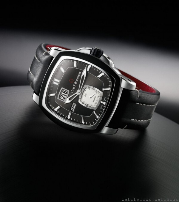 2009年發表的柏拉維 Patravi EvoTec DayDate腕錶，不鏽鋼錶殼，錶徑44 x 44.5毫米，時、分、秒、日期、星期顯示，CFB A1000自動上鍊機芯，動力儲存55小時，鱷魚皮錶帶。