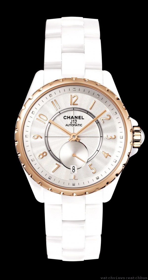 J12-365 白色BEIGE米色金腕錶，直徑36.5毫米，白色高科技精密陶瓷及18K BEIGE米色金，時、分、秒、日期顯示，建議售價NTD351,000元。
