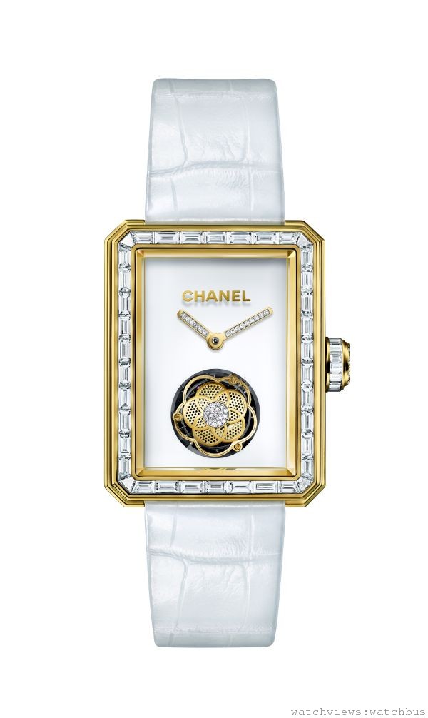 香奈兒獲2012年日內瓦鐘錶大賞最佳女錶殊榮的Première飛行陀飛輪腕錶，以18K黃金搭配長階梯形切割鑽石的特殊款。