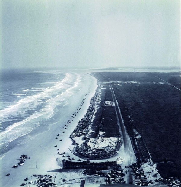 1955年的迪通拿海灘
