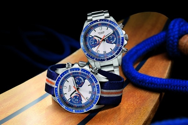 Heritage Chrono Blue計時碼錶 (型號70330B)，不鏽鋼錶殼、錶徑42毫米，時、分、秒、日期、12小時刻度雙向旋轉外圈顯示第二時區、計時碼錶，2892自動上鍊機芯，防水150米，織紋錶帶或不鏽鋼鍊帶。