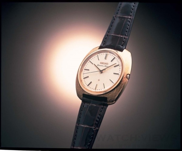 1969年12月25日，SEIKO發表全世界第一只石英錶Astron。