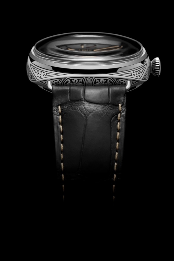 限量版Radiomir Firenze 腕錶刻紋由意大利頂尖工匠手工鐫刻而成，獨特非凡，並只於歷史深遠悠久的托斯卡尼專門店發售。