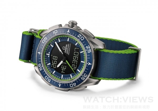  Skywalker X-33「太陽能飛行計畫」限量版腕錶的45毫米磨砂錶殼是使用輕盈的2級鈦金屬打造而成，並配備鍍有白色Super-LumiNova 超螢光塗料的藍色陶瓷錶圈。無論藍綠錶盤都擁有白色轉印刻度與 Super-LumiNova 超螢光塗料鍍層時標。