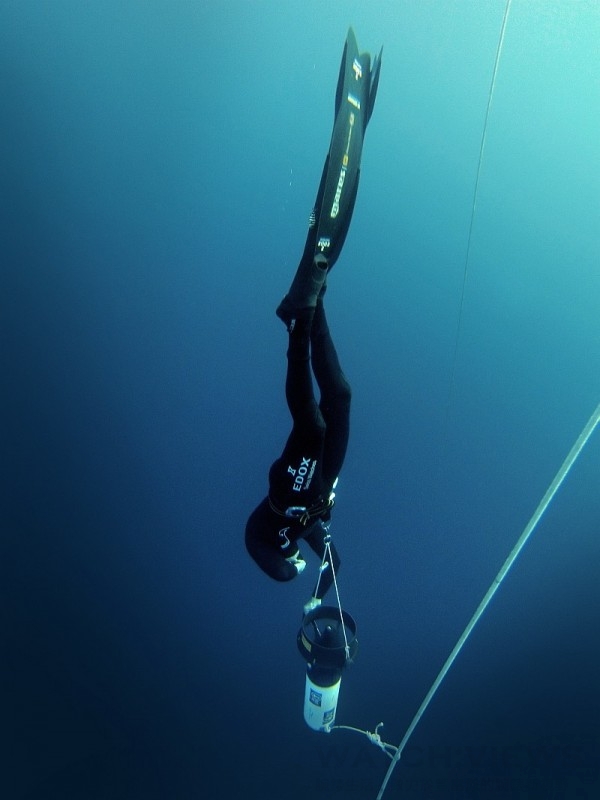 Christian Redl進行自由潛水