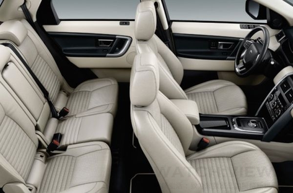 Discovery Sport以媲美Range Rover及Range Rover Sport的後座寬敞舒適空間，是同級距中唯一具備5+2人座椅設計的車型。