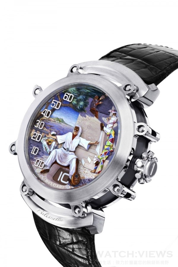 BVLGARI Commedia dell'Arte 即興喜劇三問錶，錶盤中主角《PULCINELLA》，錶盤背景：維蘇威火山和那不勒斯灣，MAGSONIC® 專利錶殼配18K白金錶圈和錶底，藍寶石水錶背，18K白金錶冠鐫刻限量編號，精緻打造的獨家BVL 618手動上鍊機械機芯，以人偶自動機制的右臂在七點鐘與十一點中之間顯示逆跳分鐘；黑色夾板與環形雕刻底板，拋光音錘與指針裝置，大教堂音簧的三問報時機制以及五枚隨著腕錶報時律動的機械人偶，鱷魚皮錶帶，參考售價 約新台幣13,000,000元 (限量8只)。