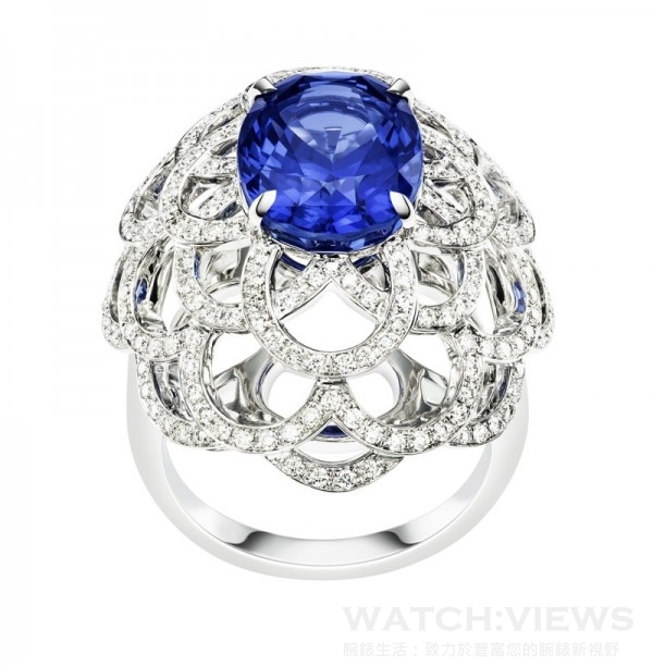 Extremely Piaget 系列，18K白金指環，鑲嵌1顆橢圓形切割藍寶石(約重6.67克拉)及208顆圓形美鑽(約重0.82克拉)，型號G34H6000，台幣參考售價3,620,000。