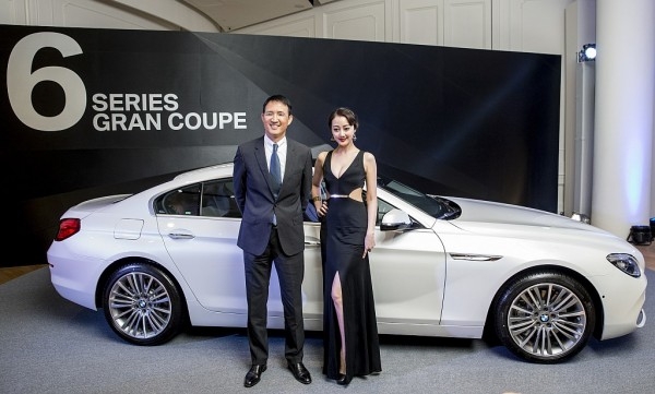 BMW總代理汎德公司執行董事杜黃旭先生(左)與全新BMW 6系列Gran Coupe