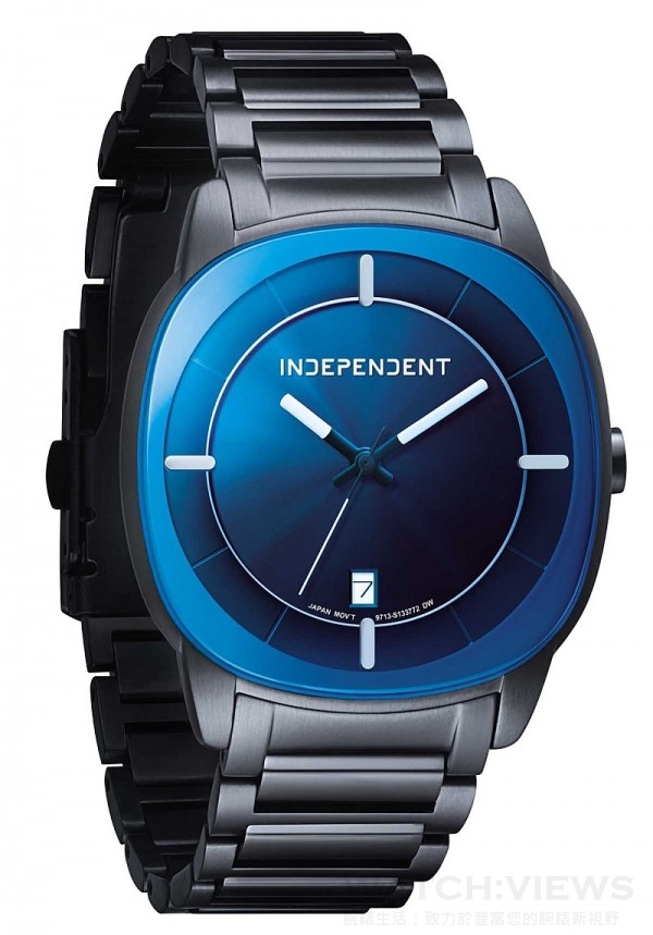工作時，INDEPENDENT Fashion系列俐落簡約錶款設計，搭配炭黑色錶殼錶帶，表現格外沈穩感，定價NTD8,000元。