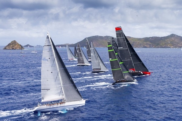 來自20多個不同國家共計1000多名選手參加了今年的聖巴托帆船賽。