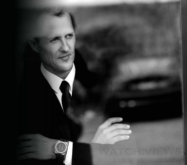 愛彼麥可．舒馬克皇家橡樹概念圈速計時碼錶的創作緣起於2010年底，一級方程式傳奇車手兼愛彼品牌大使麥可．舒馬克 （Michael Schumacher）向愛彼工程師提出能否創造一款專為賽車運動而設的機械腕錶，而且能夠測量並記錄一連串的圈速時間（lap time）