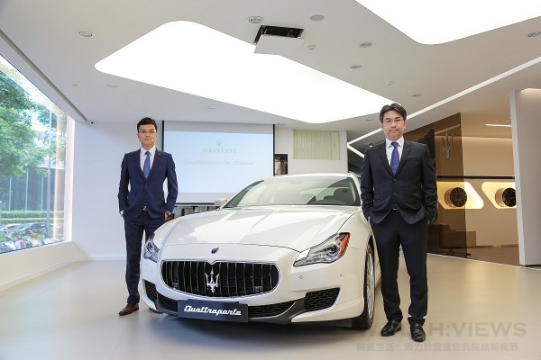 Maserati Taiwan品牌總經理黃怡超先生(圖右)與行銷公關經理馬方哲先生(圖左)一同為大家介紹全新Quattroporte Diesel車款，以更齊全的產品陣線，期許在國內大型豪華車市場上，再創更亮眼的銷售佳績。