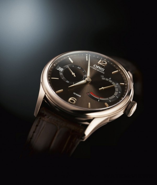 Calibre 111腕錶，18K玫瑰金錶殼，時、分、小秒針、日期顯示、非線性儲能顯示，Calibre 110手上鍊機芯，藍寶石水晶鏡面、後底蓋，皮革錶帶，防水100米。