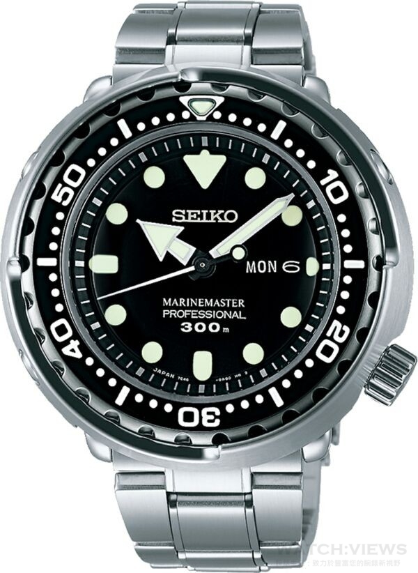 Marinemaster潛水錶，型號SBBN031J ，Diver 300米潛水等級防水，不鏽鋼錶殼與外環，石英機芯，特殊圓弧強化玻璃鏡面，訂價NTD45,000元。