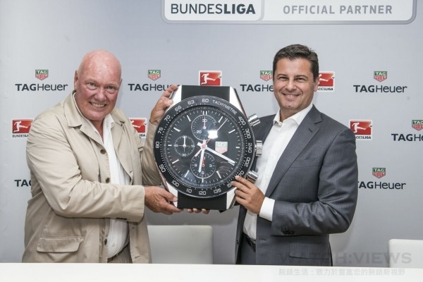 爲了慶祝2015超級杯 (SuperCup 2015)，TAG Heuer豪雅首席執行官讓•克勞德•比弗 (Jean-Claude Biver) 和德國足球甲級聯賽 (簡稱德甲，德語：Bundesliga) 首席執行官克里斯汀•塞弗特 (Christian Seifert) 宣布雙方正式開啓合作夥伴關係。