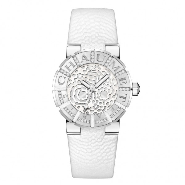 Class One Loris Cecchini白色鑲鑽精鋼腕錶，建議售價 :NT$303,000。