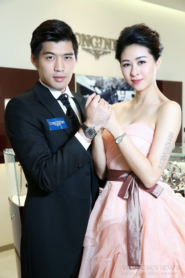 (左起)名模配戴浪琴表圓舞曲系列珍珠母貝小秒盤腕錶、浪琴表導柱輪單按把計時碼錶。