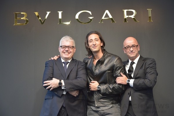 (左至右)寶格麗日本區總裁Thierry Marty、寶格麗形象大使Adrien Brody 與寶格麗腕錶事業宣傳總監Pascal Brandt合影。