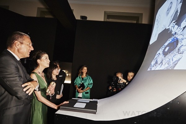 寶格麗全球總裁Jean-Christophe Babin與宮澤理惠日前一同出席「寶格麗的藝術：義大利珠寶藝術 130 年展覽」開幕活動