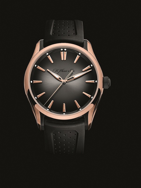 開拓者大三針腕錶(Ardoise Fumé錶盤)，建議售價NT$800,000。