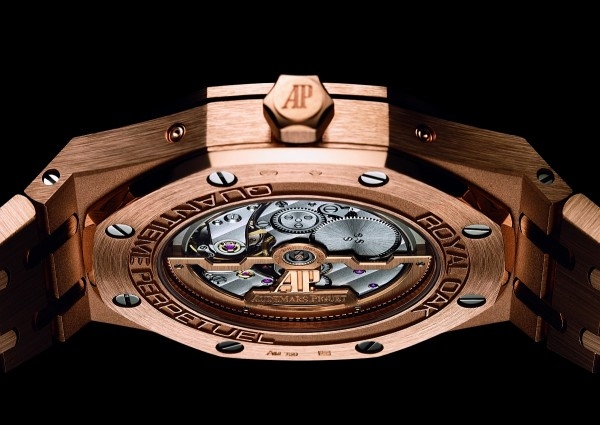 皇家橡樹系列萬年曆腕錶搭載全新5134自動上鍊機芯