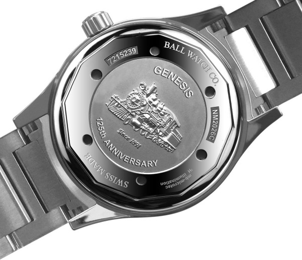 Ball Watch Engineer II Genesis手錶底蓋上刻有火車圖案與125 th ANNIVERSARY字樣外，預購之消費者還可免費刻印名字。