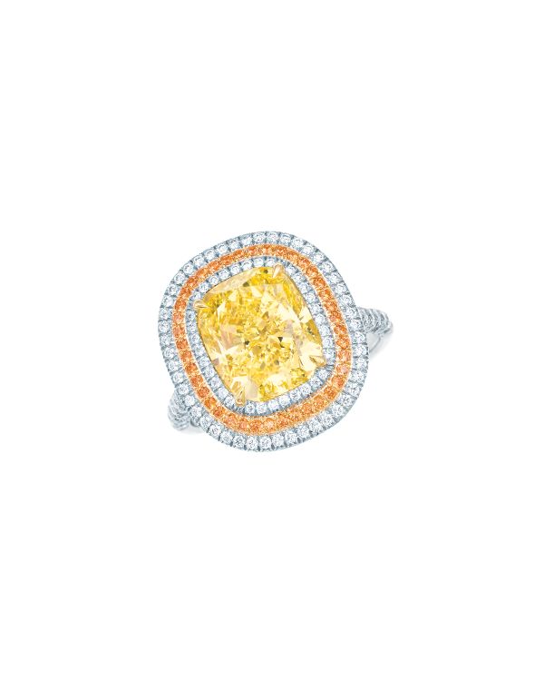 Tiffany 5.04克拉濃彩鑽戒指，NTD6,550,000