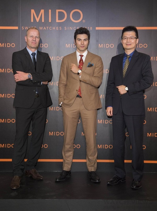 MIDO全球總裁Franz Linder（左起）、MIDO活動嘉賓鳳小岳與台北101總經理周德宇合影。