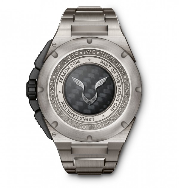 工程師計時腕錶「路易斯•漢米爾頓」特別版的錶底蓋鐫刻有「IWC • INGENIEUR • LEWIS HAMILTON • ONE OUT OF 250」字樣。
