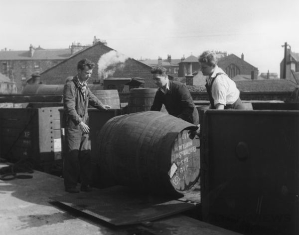 學工程的George Cowie，將精準與系統化的理念應用於製造最精緻的蘇格蘭單一麥芽威士忌，為慕赫酒廠創造獨一無二的精煉程序──2.81蒸餾工藝。