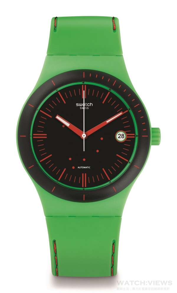  SISTEM Frog SUTG401腕錶 塑膠錶殼，透明後底蓋，Sistem 51自動上鍊機芯，90小時動力儲存，時、分、秒、日期顯示，橡膠錶帶，售價NTD 4750。 