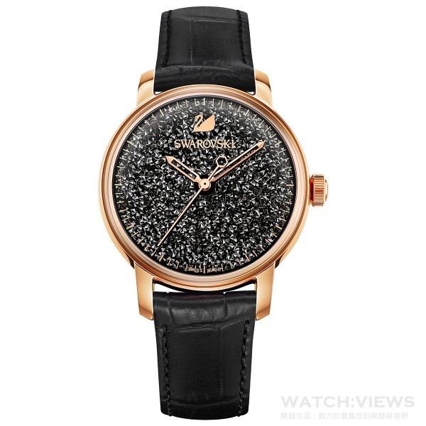 Crystalline Hours自動錶，白色鱷魚紋真皮錶帶，不鏽鋼錶殼鑲有4,000顆透明施華洛世奇水晶，時分顯示，自動上鍊機芯，鱷魚紋真皮錶帶。