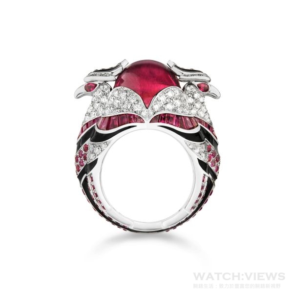 Chinha老鷹是Boucheron動物系列今年新成員，Chinha老鷹紅色碧璽戒指，參考價NTD 2,320,000。