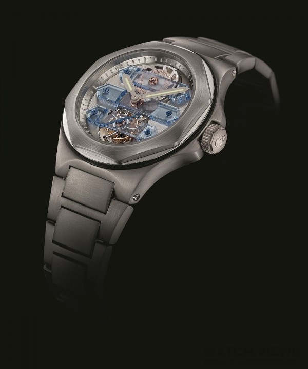 GP芝柏錶於2003年發表的Laureato EVO3三橋陀飛輪腕錶，搭載藍寶石水晶製成的透明錶橋。