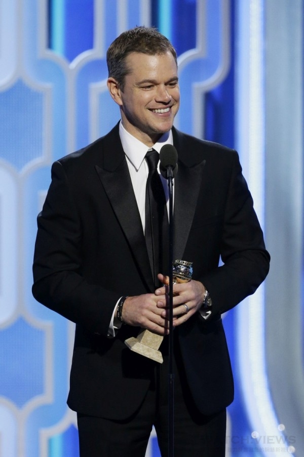 Matt Damon獲得第73届金球獎最佳音樂喜劇類男主角獎，即配戴Piaget Gouverneur腕錶。