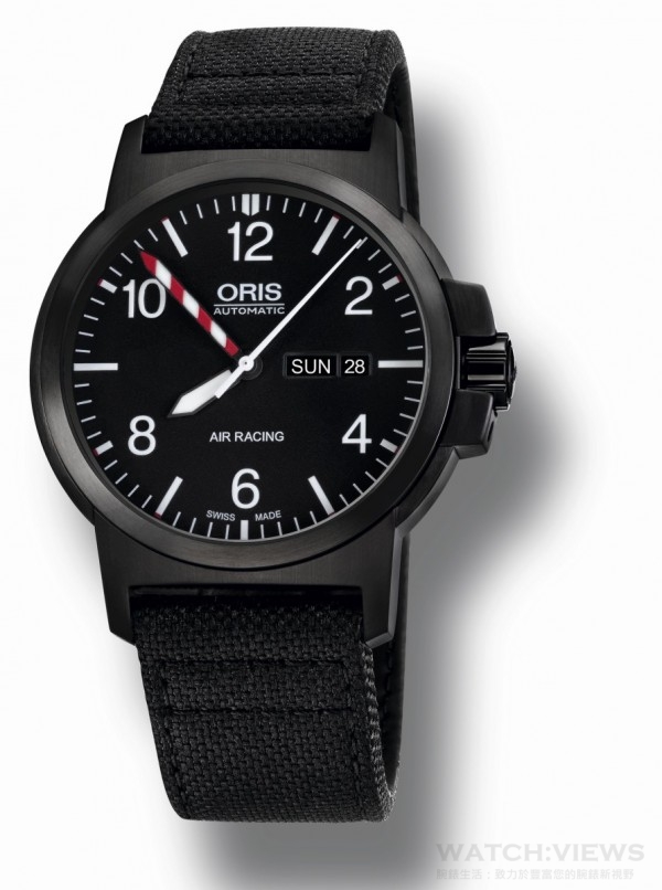 Oris Air Racing Edition III，錶殼直徑42毫米，建議售價NT$49,000。