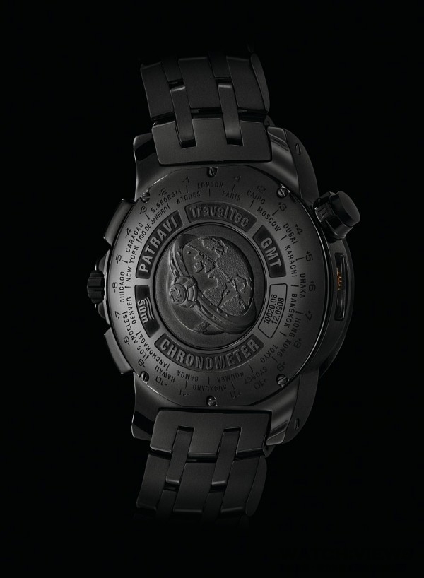 柏拉維TravelTec 三地時間計時碼錶的錶殼及錶帶經類鑽碳塗層處理，深啞黑色外觀個性懾人。