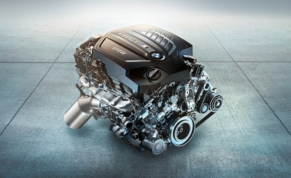 搭載新款BMW M TwinPower Turbo 3.0升直列六缸汽油引擎(N55)，全新BMW M2雙門跑車的370匹德制馬力與最大500牛頓米的狂放扭力在低引擎轉速時即能湧現，提供駕駛者源源不絕的動力享受；全新BMW M2雙門跑車自靜止加速至時速100公里僅需4.3秒，極速可達時速250公里(選用M Driver’s Package最高時速可提升至270公里)