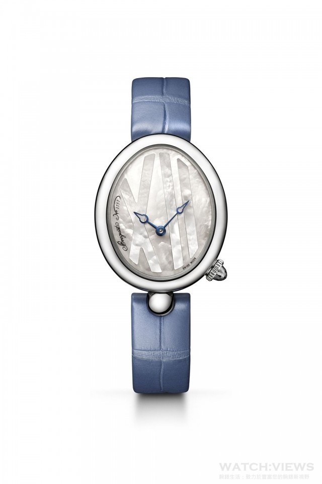 Reine de Naples Princesse Mini 9807 不鏽鋼材質，錶徑32.7 x 27.3毫米，珍珠母貝面盤，時、分指示，586/1自動機芯，動力儲存40小時，藍寶石水晶鏡面，搭配皮革錶帶，防水30米。建議售價：NTD 499,000
